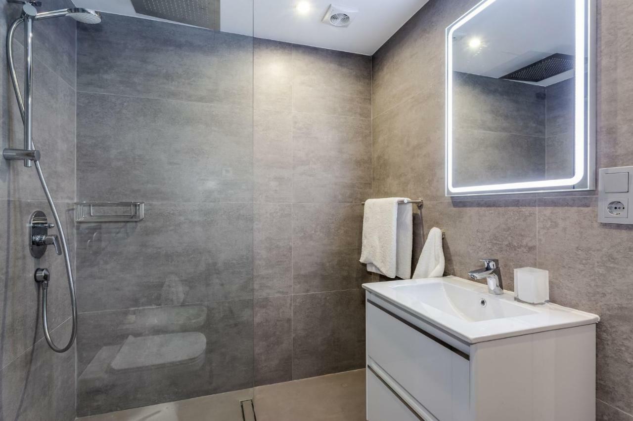 By Riva - Luxurious, Exclusive 2 Bedroom Apt Inside Puerto Banus 马尔韦利亚 外观 照片
