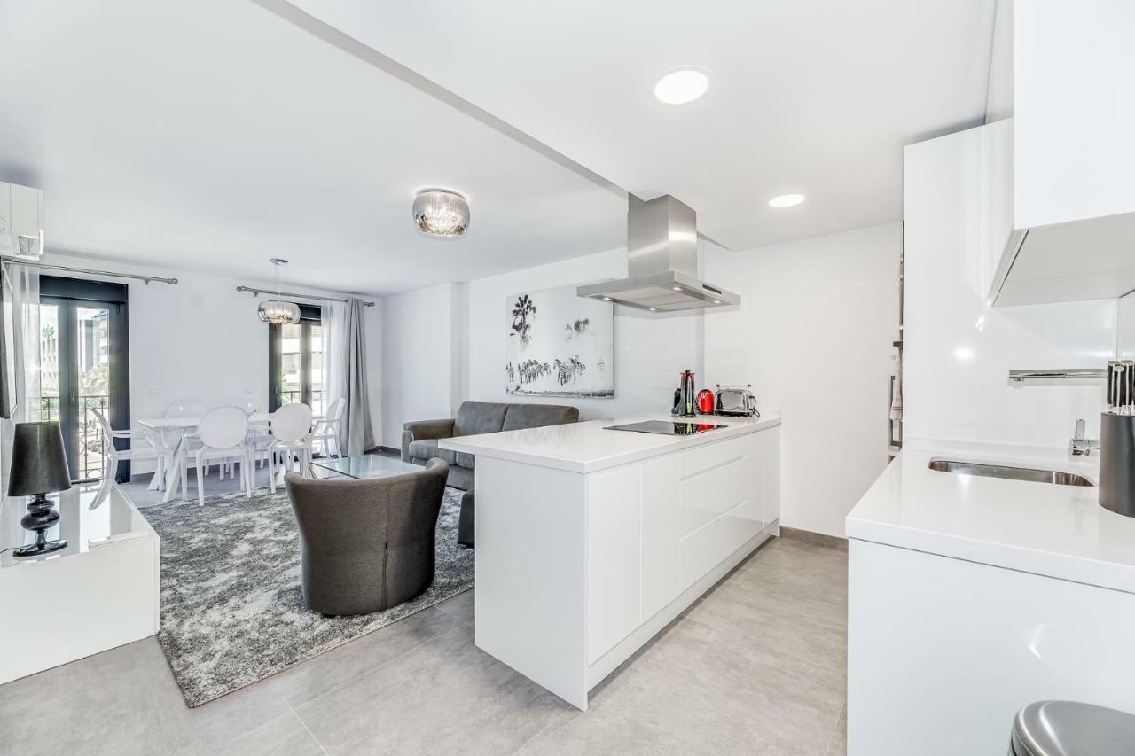 By Riva - Luxurious, Exclusive 2 Bedroom Apt Inside Puerto Banus 马尔韦利亚 外观 照片