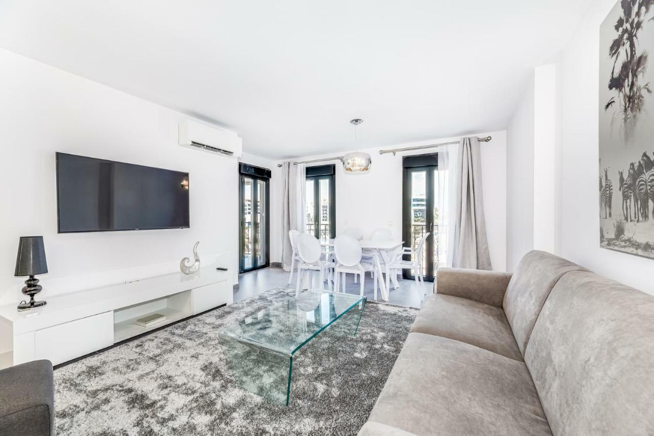 By Riva - Luxurious, Exclusive 2 Bedroom Apt Inside Puerto Banus 马尔韦利亚 外观 照片